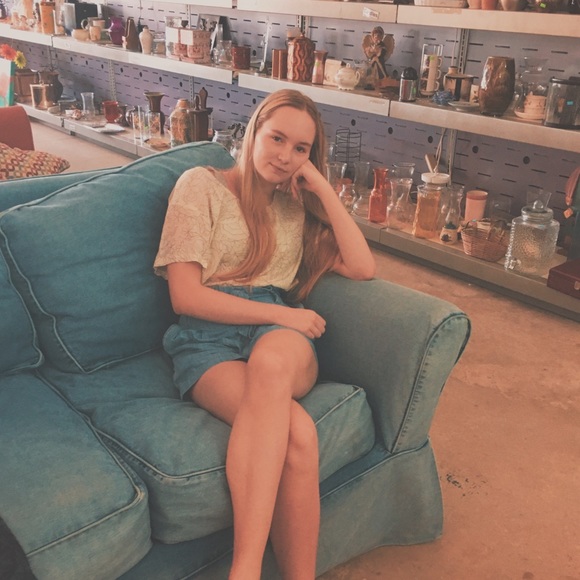 Meet your Posher, Sarah - Picture 1 of 1